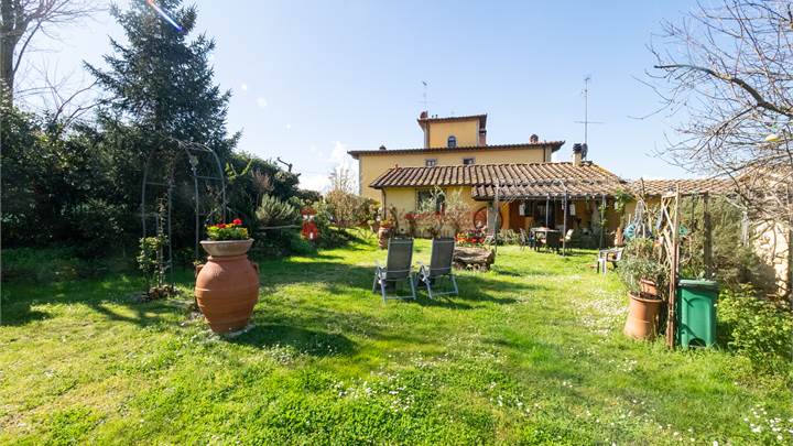 Villetta con giardino