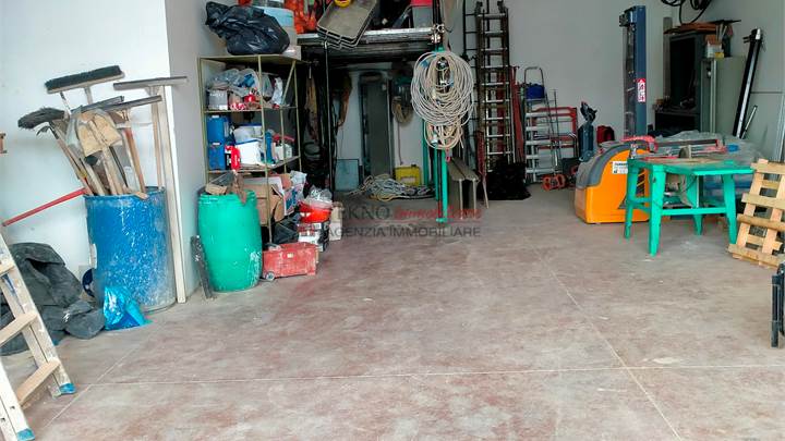 FIGLINE ZONA ARTIGINALE CAPANNONE