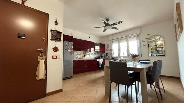 FIGLINE ZONA DECATHLON APPARTAMENTO 3 VANI