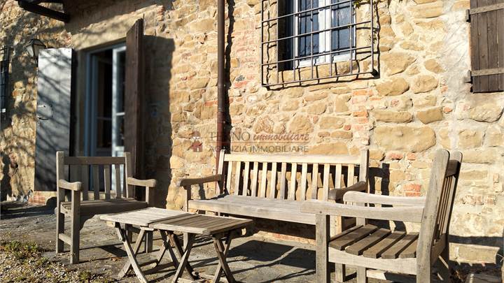 COLONICA CON PISCINA NELLA SETTEPONTI