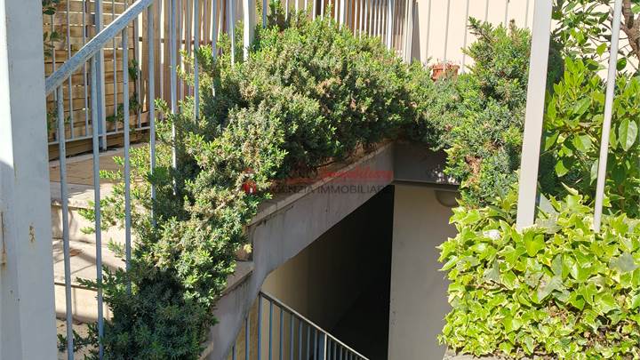 Terratetto con ingresso indipendente e garage