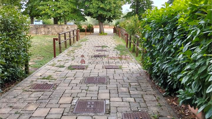 APPARTAMENTO 4 VANI IN CAMPAGNA
